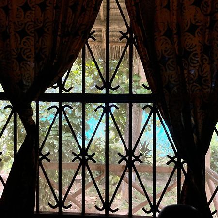 Sazani Beach Lodge And Tidal Lounge Нунгви Экстерьер фото