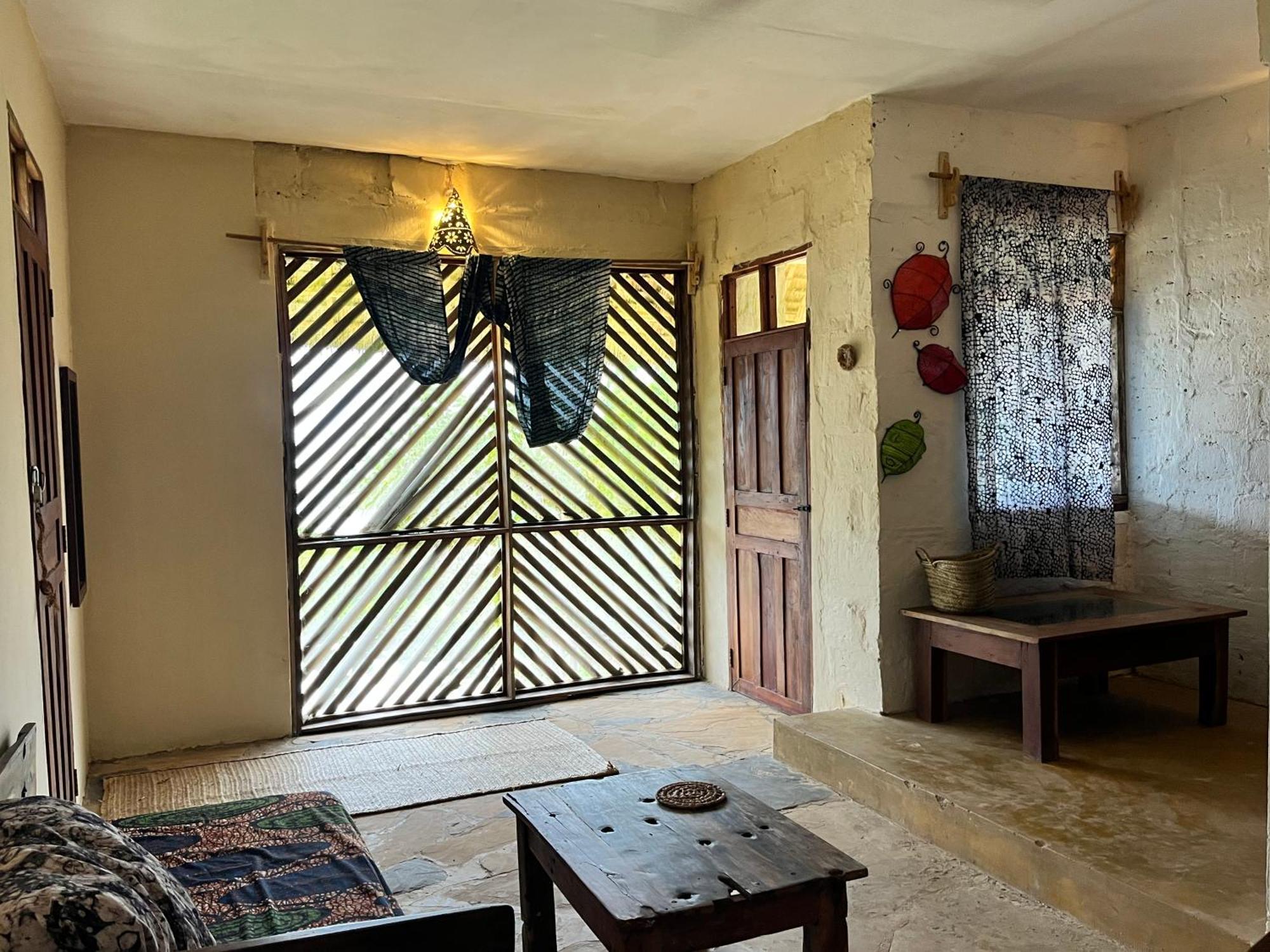 Sazani Beach Lodge And Tidal Lounge Нунгви Экстерьер фото