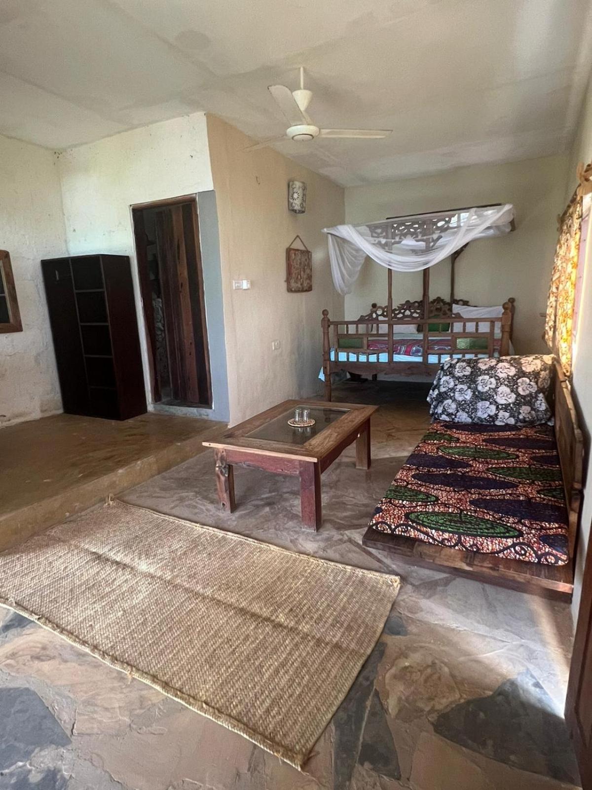 Sazani Beach Lodge And Tidal Lounge Нунгви Экстерьер фото