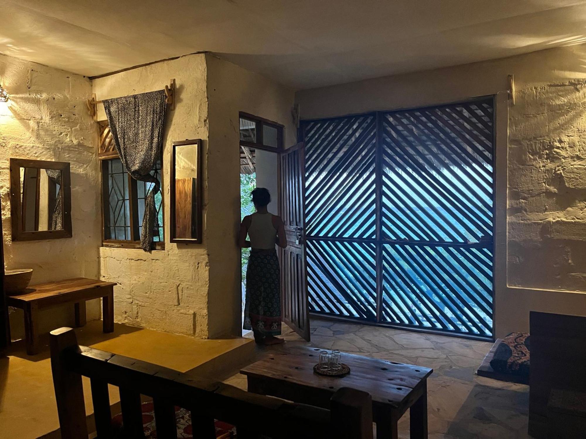 Sazani Beach Lodge And Tidal Lounge Нунгви Экстерьер фото