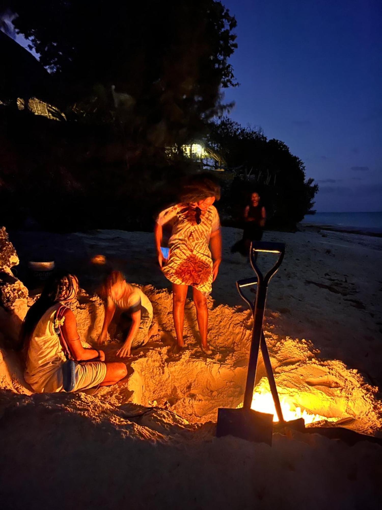 Sazani Beach Lodge And Tidal Lounge Нунгви Экстерьер фото