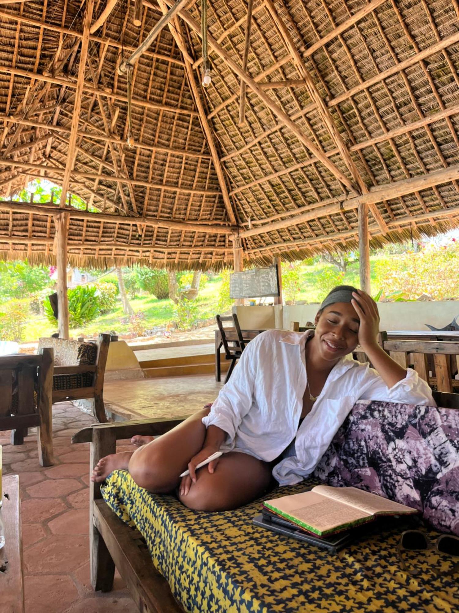 Sazani Beach Lodge And Tidal Lounge Нунгви Экстерьер фото