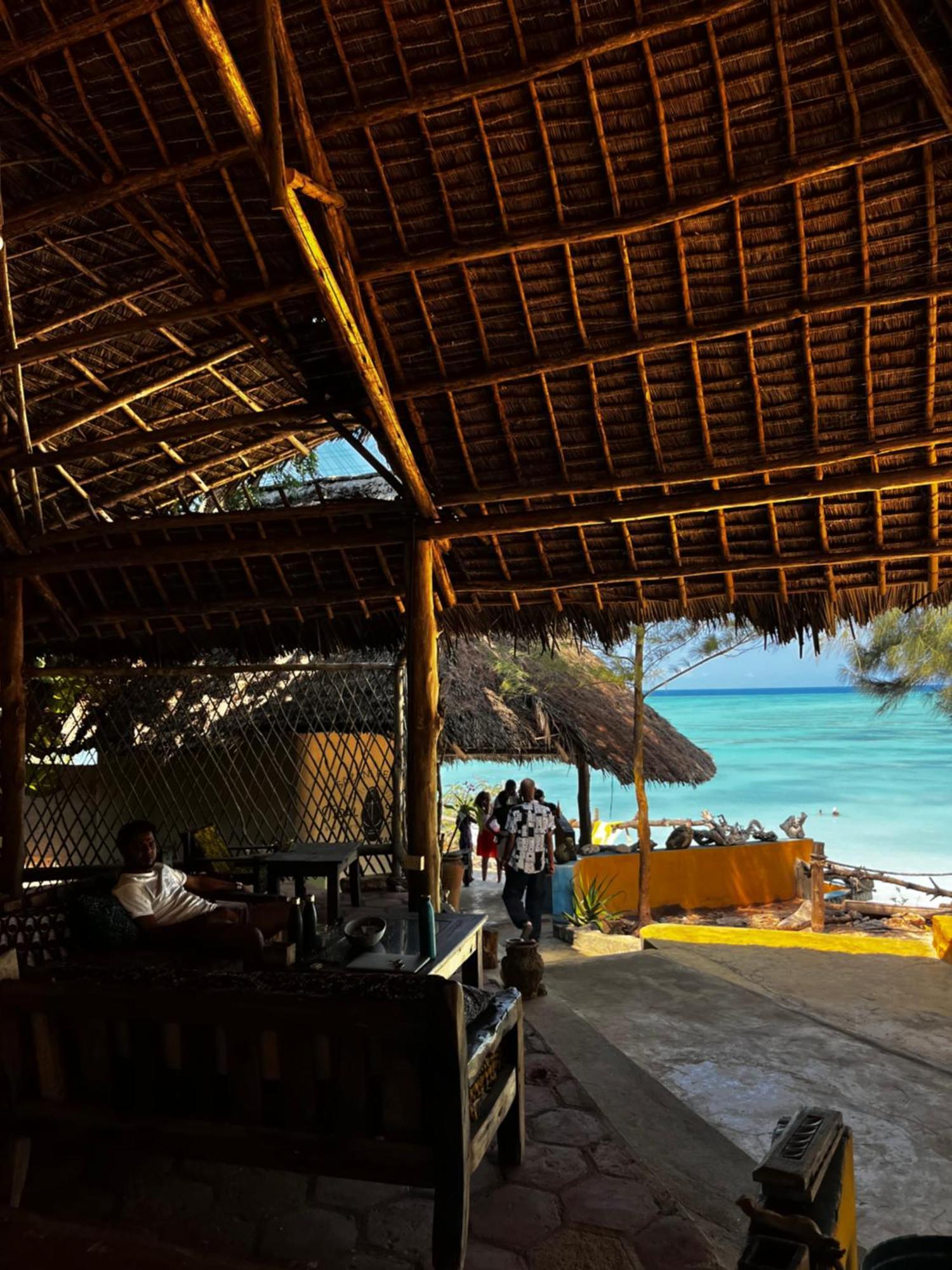 Sazani Beach Lodge And Tidal Lounge Нунгви Экстерьер фото