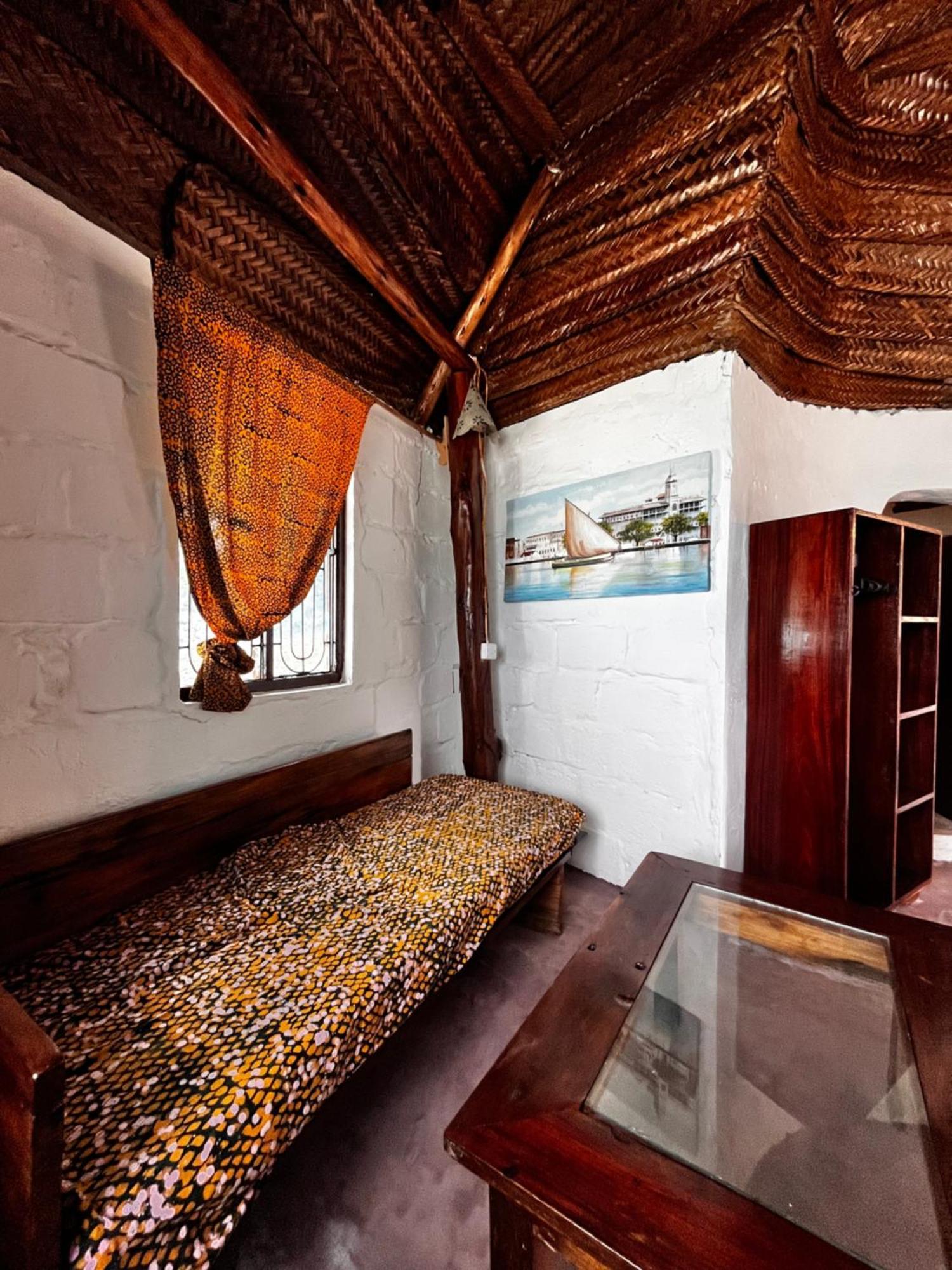 Sazani Beach Lodge And Tidal Lounge Нунгви Экстерьер фото