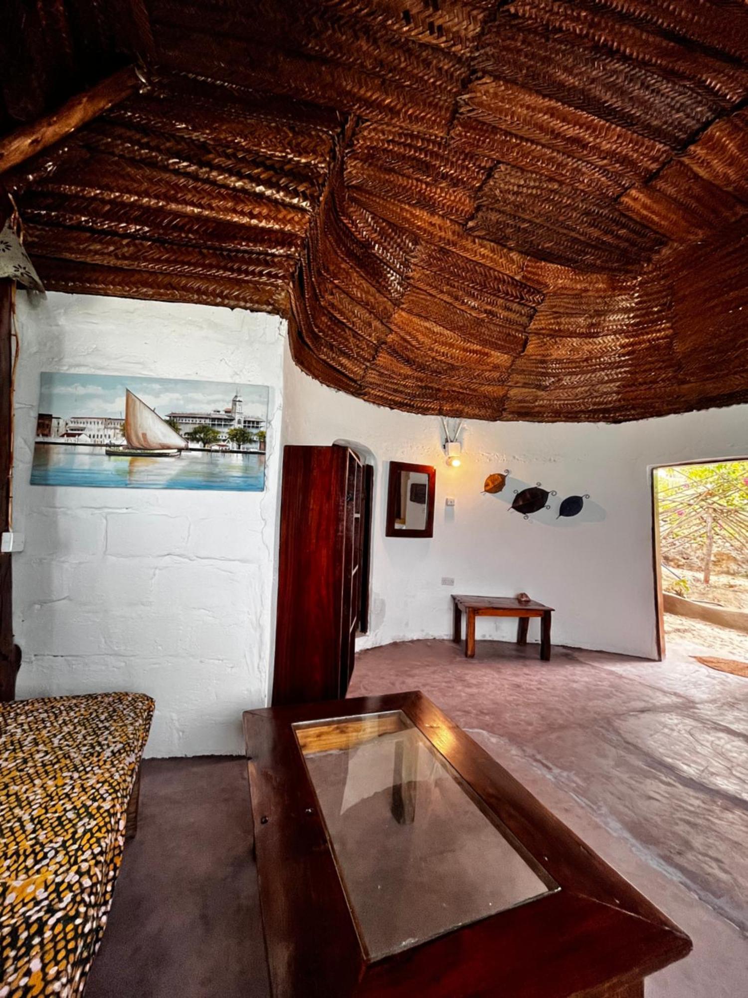 Sazani Beach Lodge And Tidal Lounge Нунгви Экстерьер фото