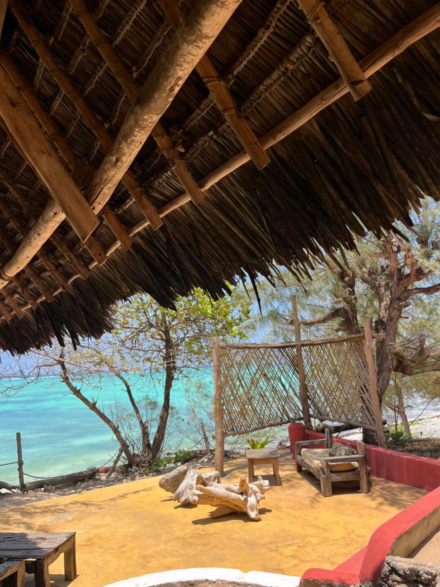 Sazani Beach Lodge And Tidal Lounge Нунгви Экстерьер фото